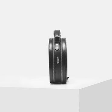 TM Once Y G black 028-2