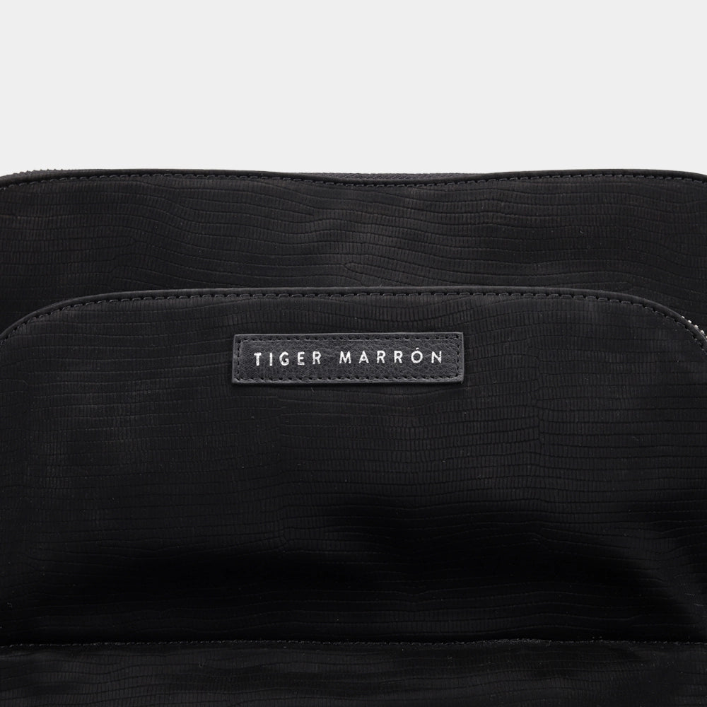 TM AW EW Black145-4